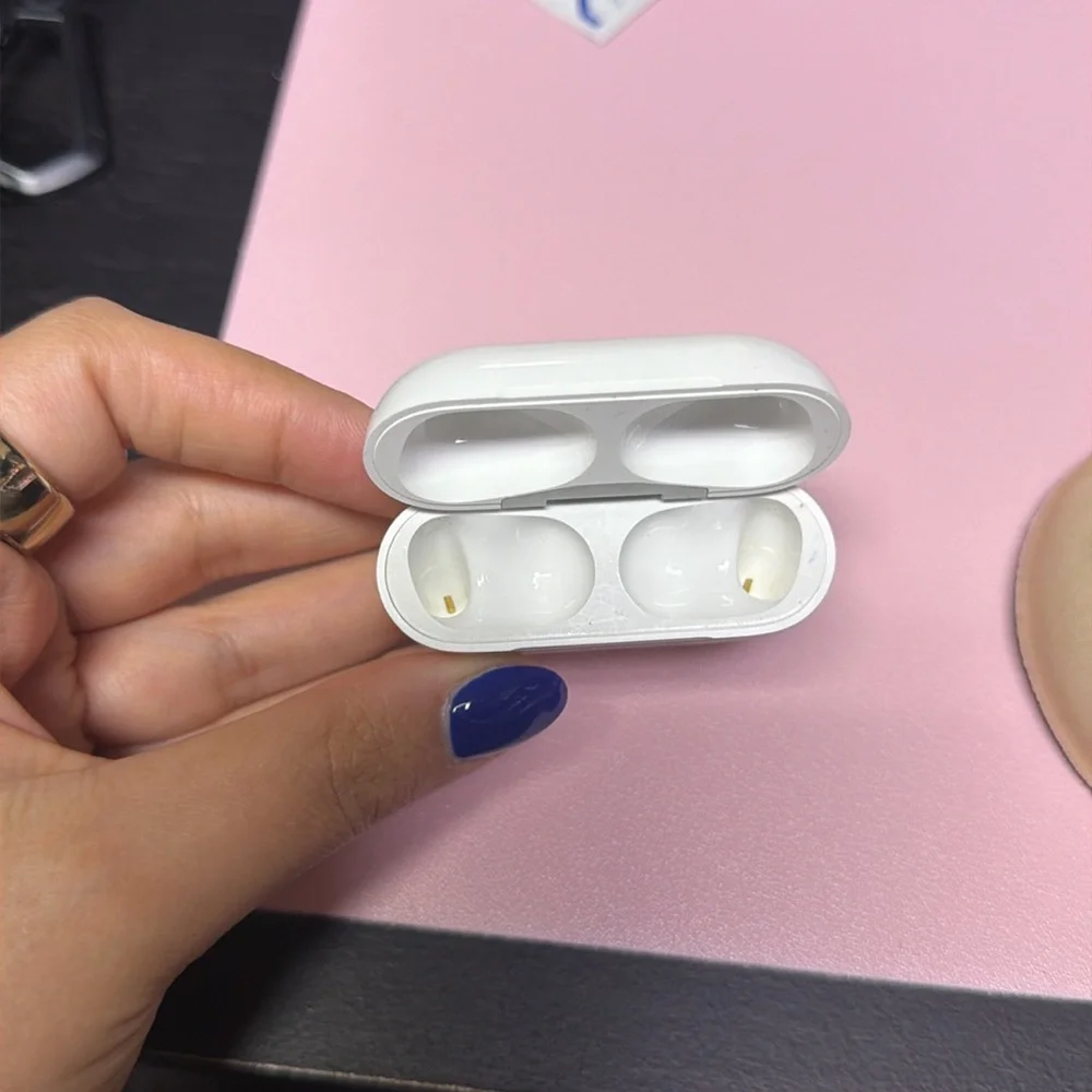 Apple Gen 1 AirPod pros - used.